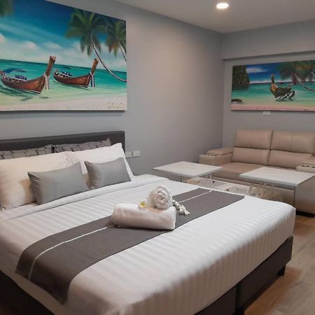 Private Modern Apartments By Patong Vacation Rentals Located In The Heart Of Patong, Walking Distance To The Beach, Kitchen, Private Bathroom, Seating Area, 65" Smart Tv With Free Wifi Εξωτερικό φωτογραφία
