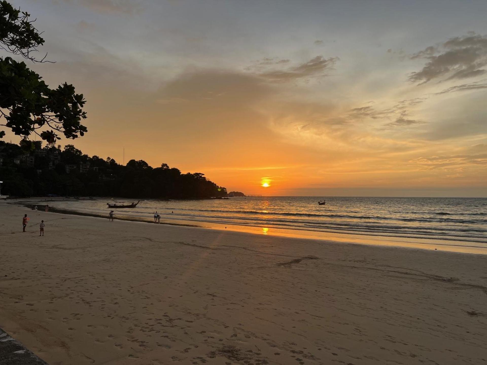 Private Modern Apartments By Patong Vacation Rentals Located In The Heart Of Patong, Walking Distance To The Beach, Kitchen, Private Bathroom, Seating Area, 65" Smart Tv With Free Wifi Εξωτερικό φωτογραφία